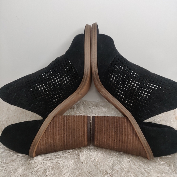 Vince Camuto cut out heels sz 9 - Picture 4 of 7